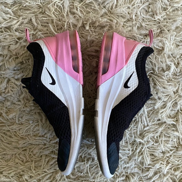 Nike Air Max Motion 2, children youth Girls Shoes, size 3Y. - Picture 4 of 9